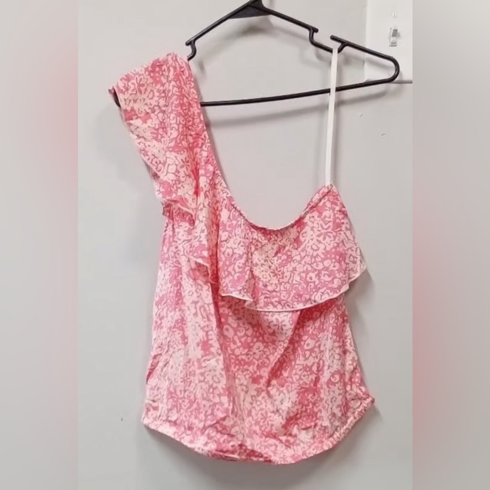 One shoulder top